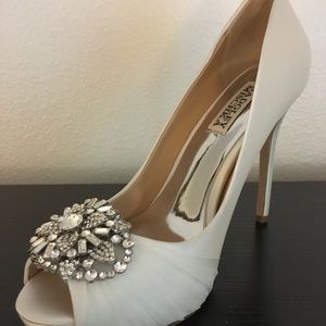 Badgley Mischka white stiletto, size 6&1/2, 4&1/4 inch heel.